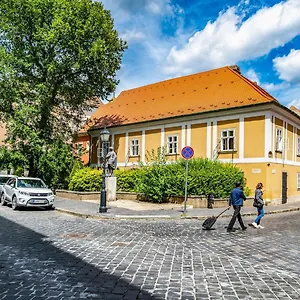 Academy Bed & Breakfast Budapest